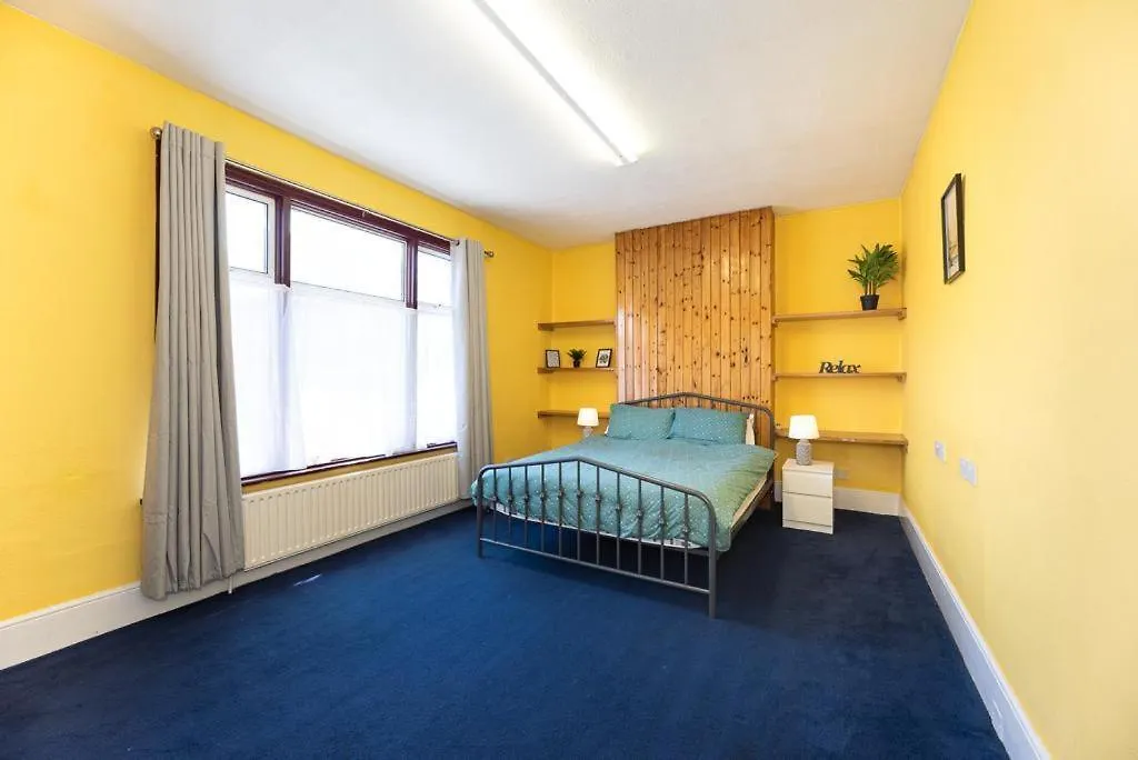 Kwatera prywatna Apartament Barking Road Comfy House Londyn